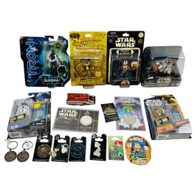 Disney Star Speeder, Passholder Coins And Pins, Disney Mickey Mouse As Ither Park Figures