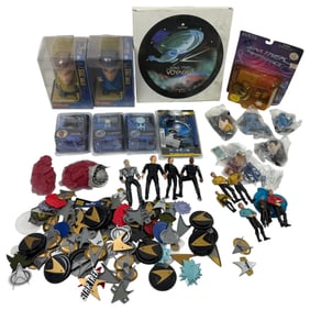 Star Trek Attack Wings And Figurines