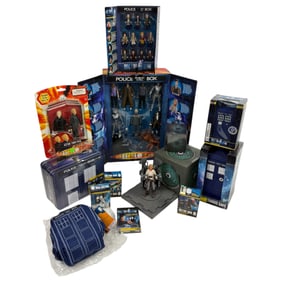 Vintage Action Figure Toys Doctor Who Collectors Lot Includes Signed 7Th Doctor Figure