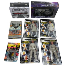 Space1999 Unpunched New In Box Figurines Collectors Lot Battlestar Galactica & Galaxy Quest