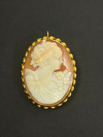 Antique Victorian 14k Gold Carved Cameo Brooch Pendant