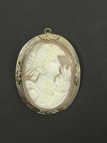 Antique Victorian 10k Gold Carved Cameo Brooch Pendant