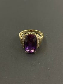 Vintage 14k Gold 16 x 9.82 mm Amethyst Ring size 7 weight 5.46 grams