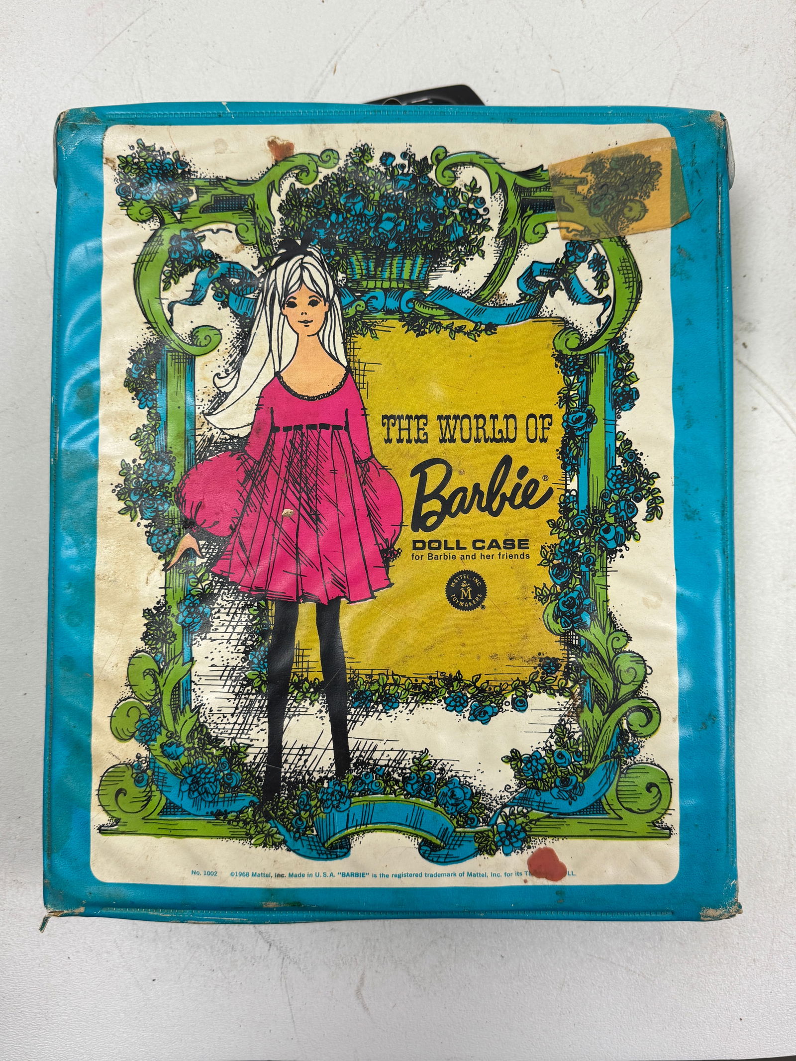 1968 Mattel Barbie No. 1002 The World of Barbie Doll Case: 1968 Mattel Barbie No. 1002 The World of Barbie Doll Case