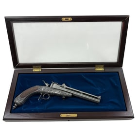 Replica Jongen A Liege Realistic Pistol