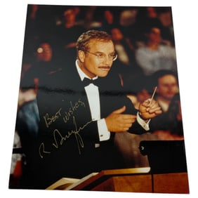 Vintage Hollywood Stars Signed 8x10 Photo of Richard Dreyfus