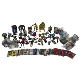 Vintage Star wars Sci-fi Trading Card and loose action figure Lot