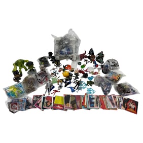 Vintage Star wars Sci-fi Trading Card and loose action figure Lot