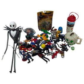 Vintage Marvel and DC Toy Action FigureDisneland Souvenir Cup Lot