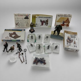 Vintage Military Action Figure & Model Kit Lot