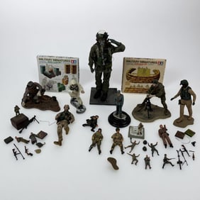 Vintage Military Action Figure & Model Kit Lot
