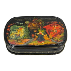 Russian Hand Painted Lacquer Box Signed Palex 8 1/2 x 5 1/2 x 2 inches
