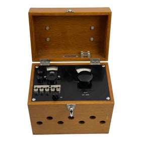 Vintage Ohmmeter Galvanometer Leed w Case