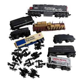 Lot of Vintage Lionel & Atlas Train Cars