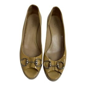Pair of Gucci Beige Patent Leather Peep-Toe Heels with Horsebit