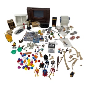 Mixed Miniature Toy & Accessory Lot
