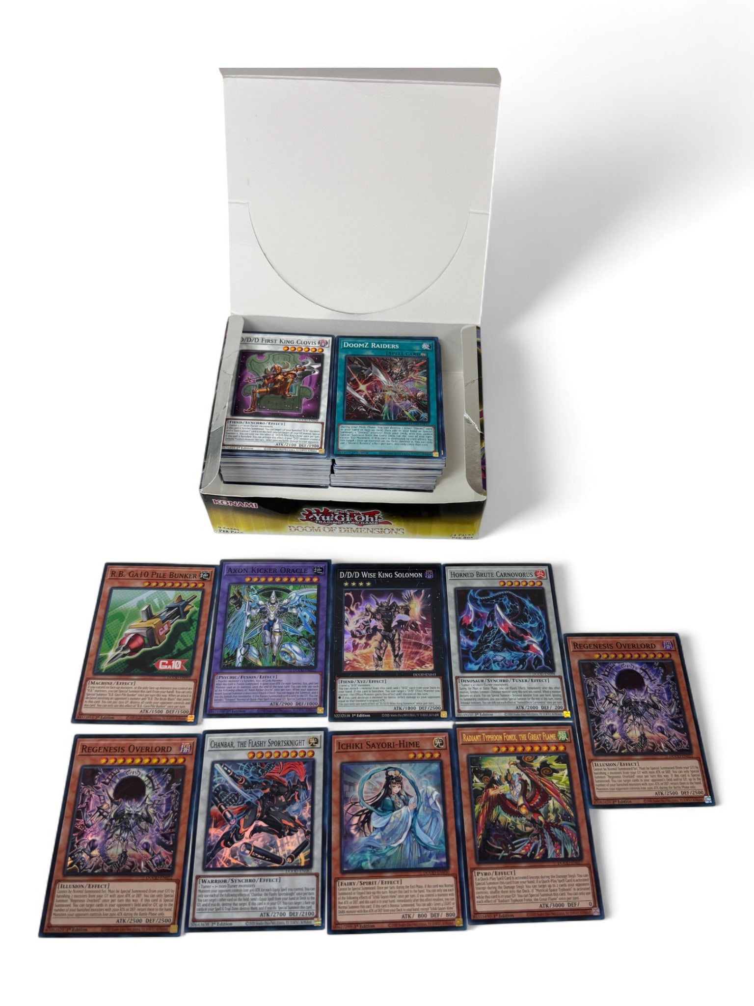 Yu-Gi-Oh Trading Card Collection Lot: Yu-Gi-Oh Trading Card Collection Lot. 100+ Cards.