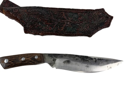 Hand-Forged Bushcraft / Skinner Knife ? Hardwood Handle