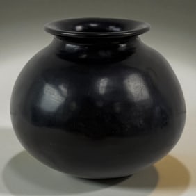 Black Mayan Polished Pot