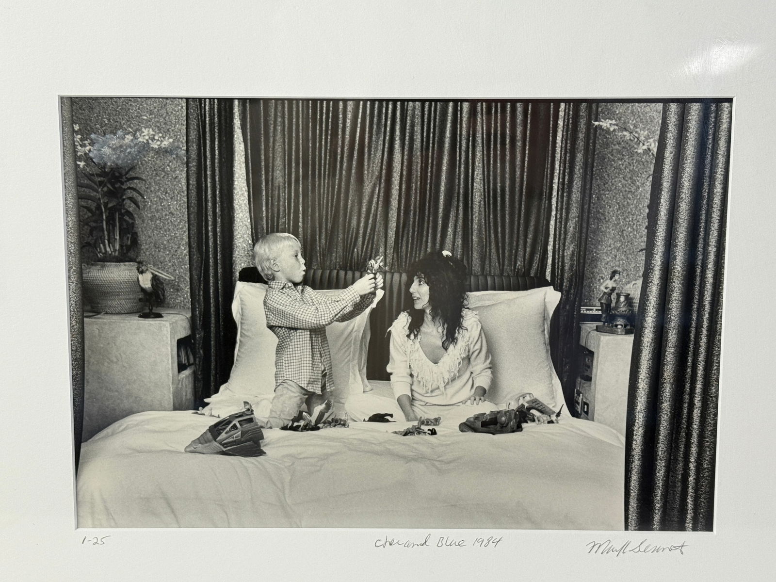 Mark Sennet Photograph Cher Limited Edition: Mark Sennet, renowned Time Life photojournalist and photographer, formed Mark Sennet Entertainment in 1992 to produce world-class television and feature films. Since opening its doors, Sennet Entertai