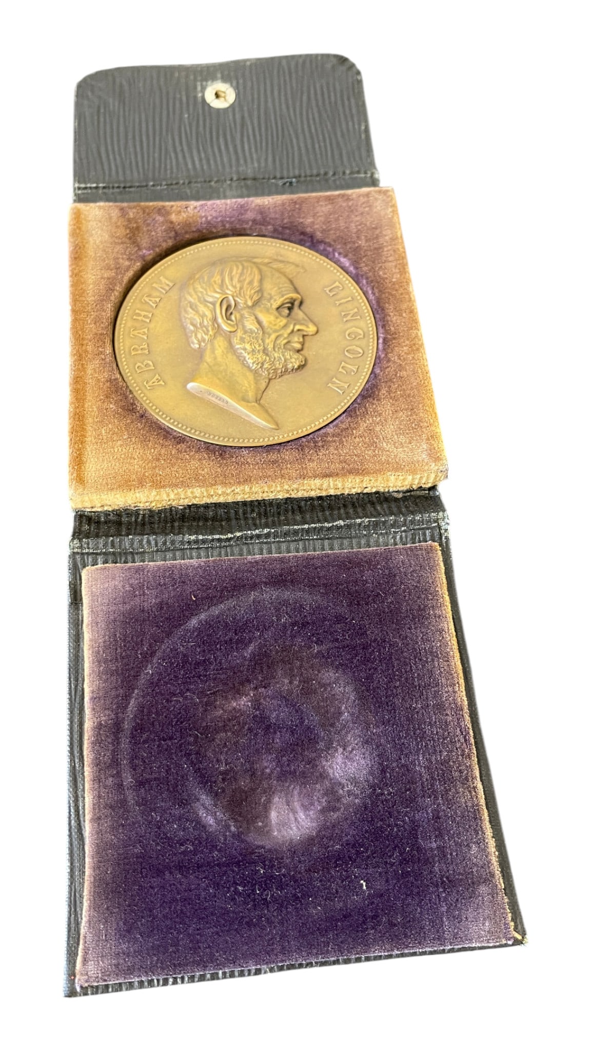 Abraham Lincoln Commemorative Bronze Medallion with Case: Abraham Lincoln Commemorative Bronze Medallion with Case