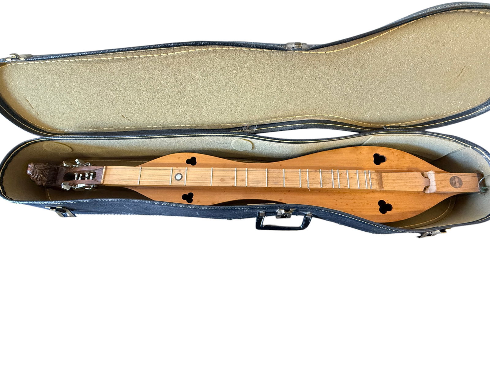 Vintage Mountain Dulcimer in Hard Case: Vintage Mountain Dulcimer in Hard Case