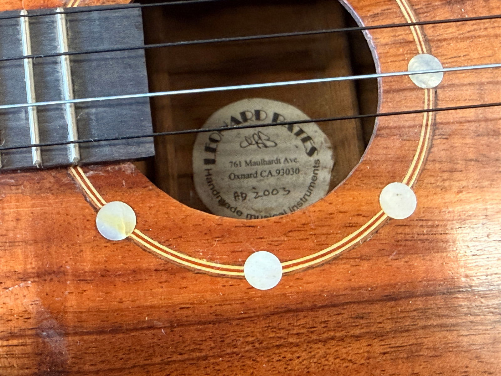 Ukulele in Hard Case - 2