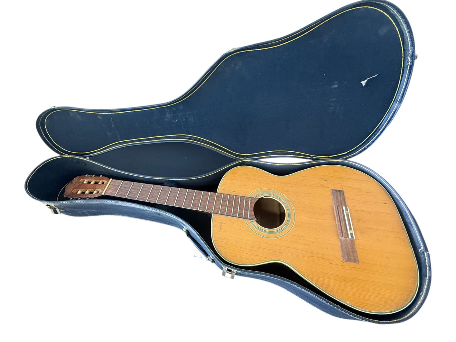 Vintage Classical Acoustic Guitar in Case (1 of 5)
