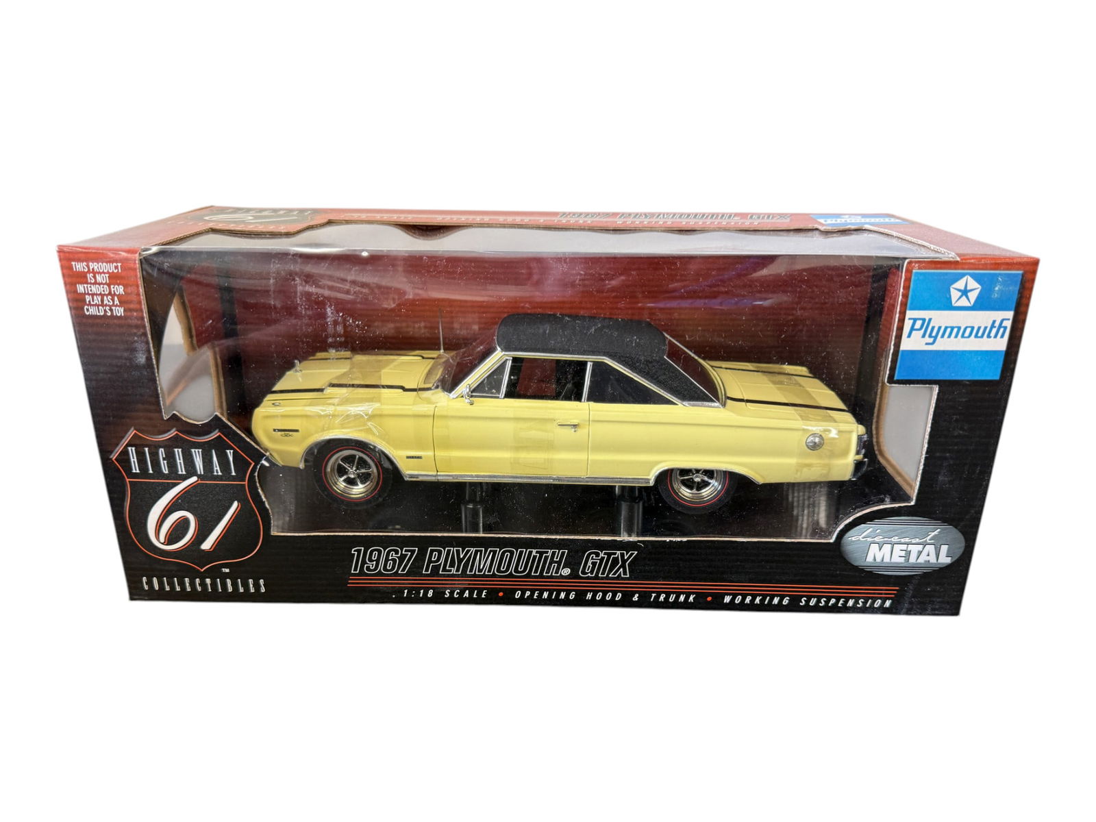Highway 1967 Plymouth GTX Scale Model Car: Highway 1967 Plymouth GTX Scale Model Car
