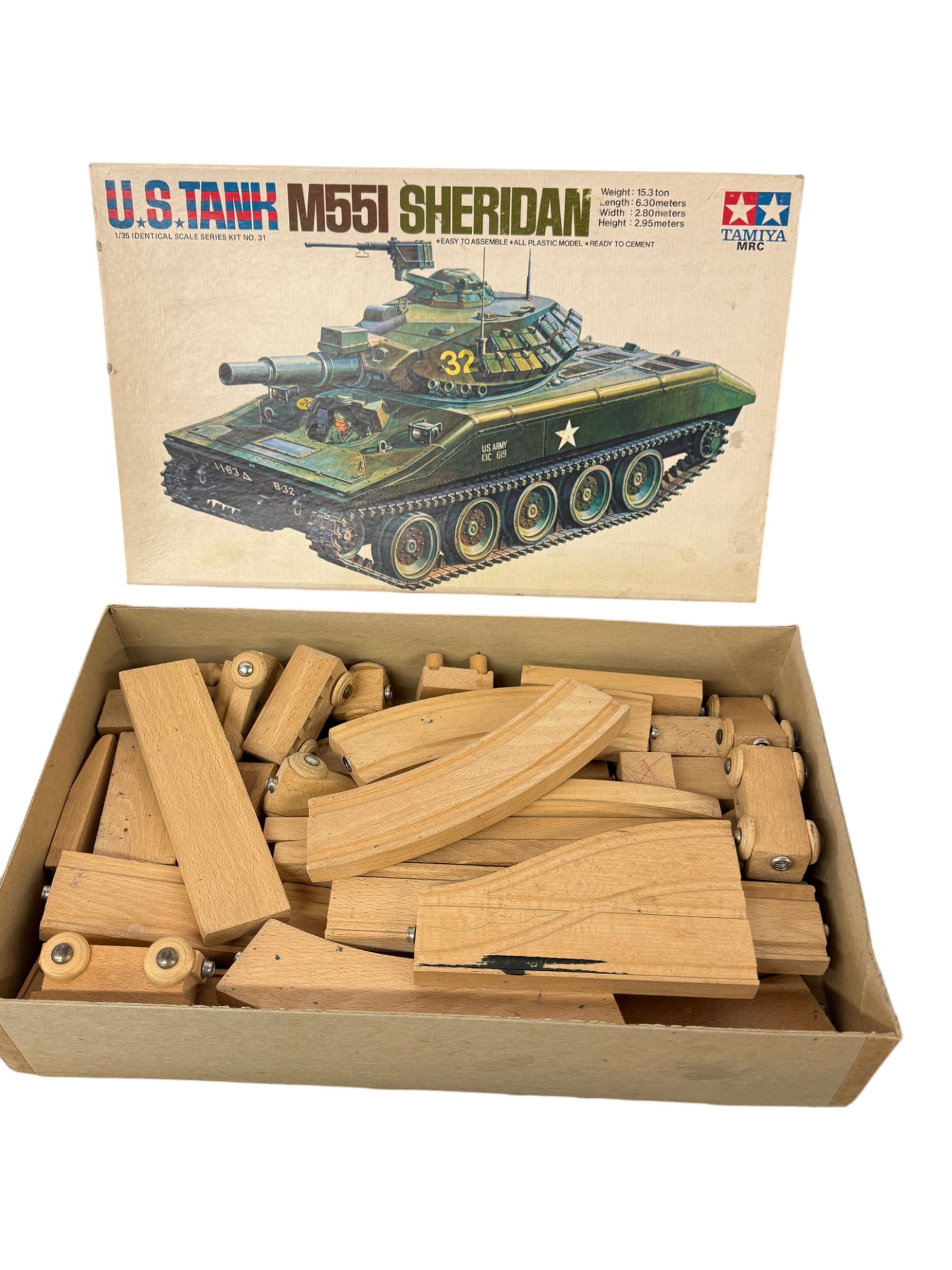 Tamiya US Tank M55I Sheridan Model Kit: Tamiya US Tank M55I Sheridan Model Kit