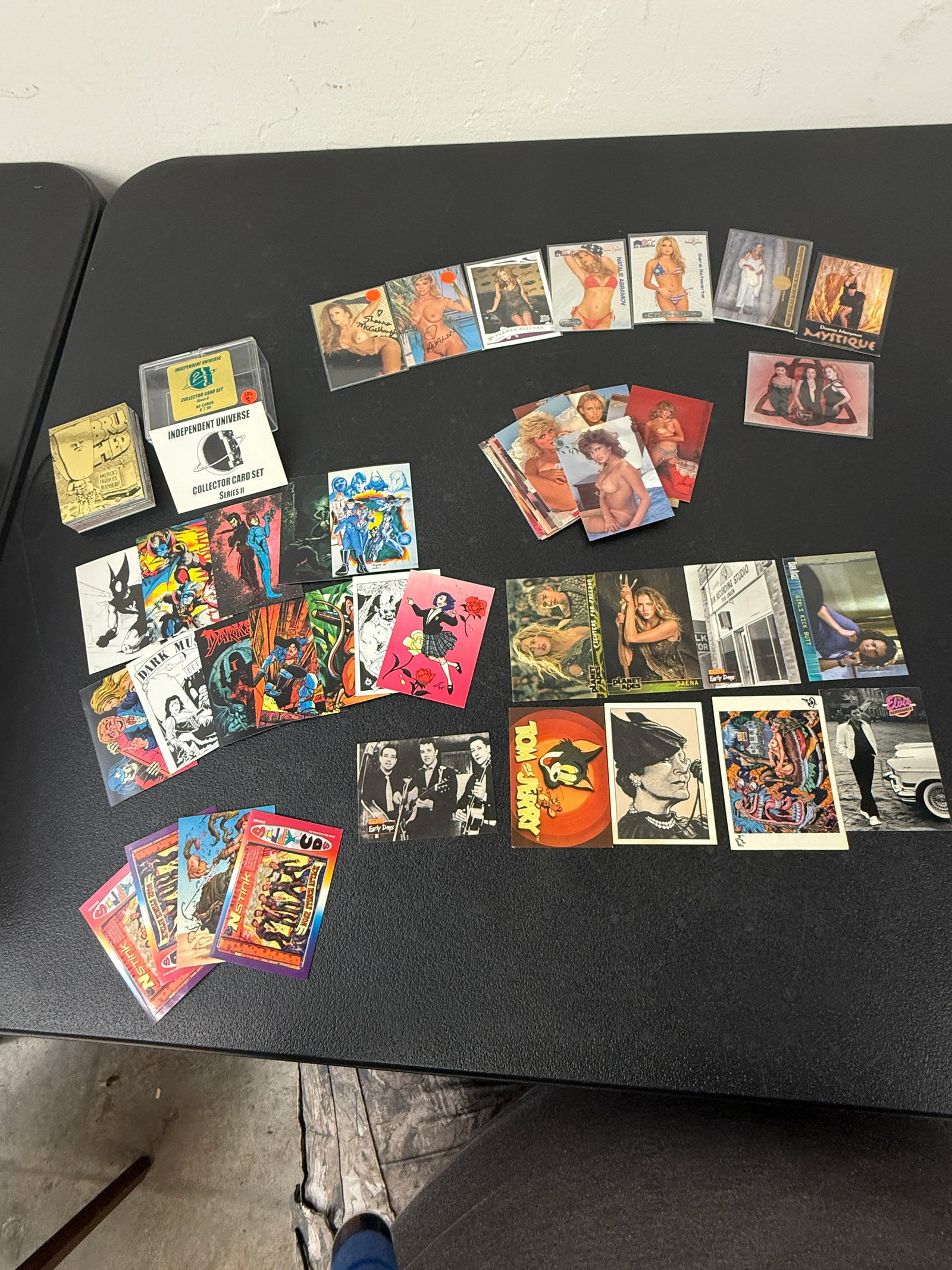 Vintage Trading Card Collection Lot: Vintage Trading Card Collection Lot