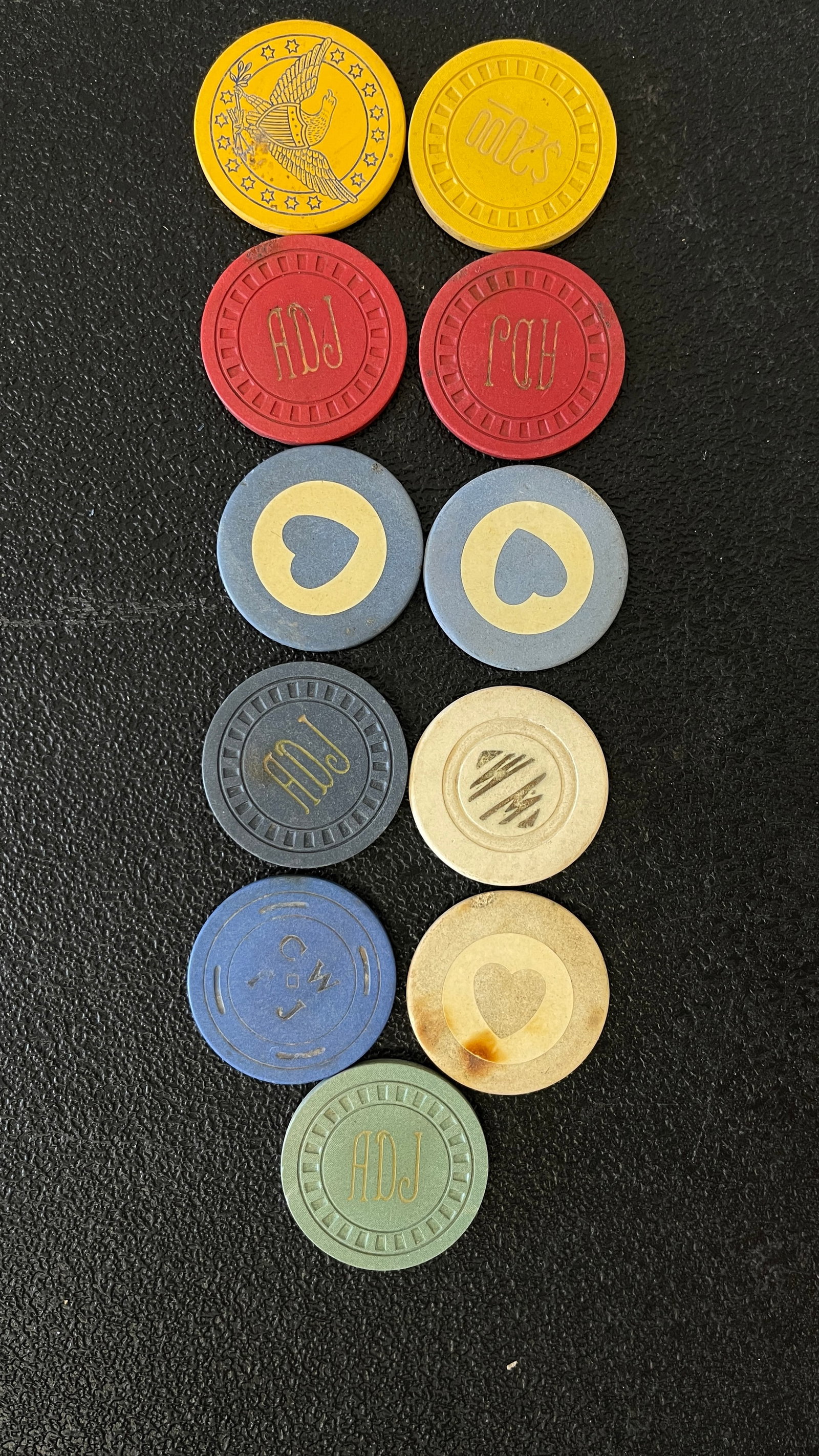 Vintage Assorted Poker Chips Group: Vintage Assorted Poker Chips Group