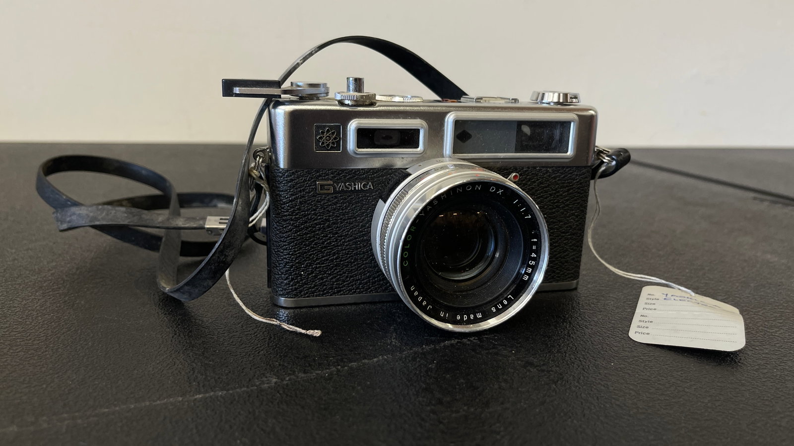 Vintage Yashica G Rangefinder Film Camera with Yashinon-DX 45mm f/1.7 Lens: Vintage Yashica G Rangefinder Film Camera with Yashinon-DX 45mm f/1.7 Lens