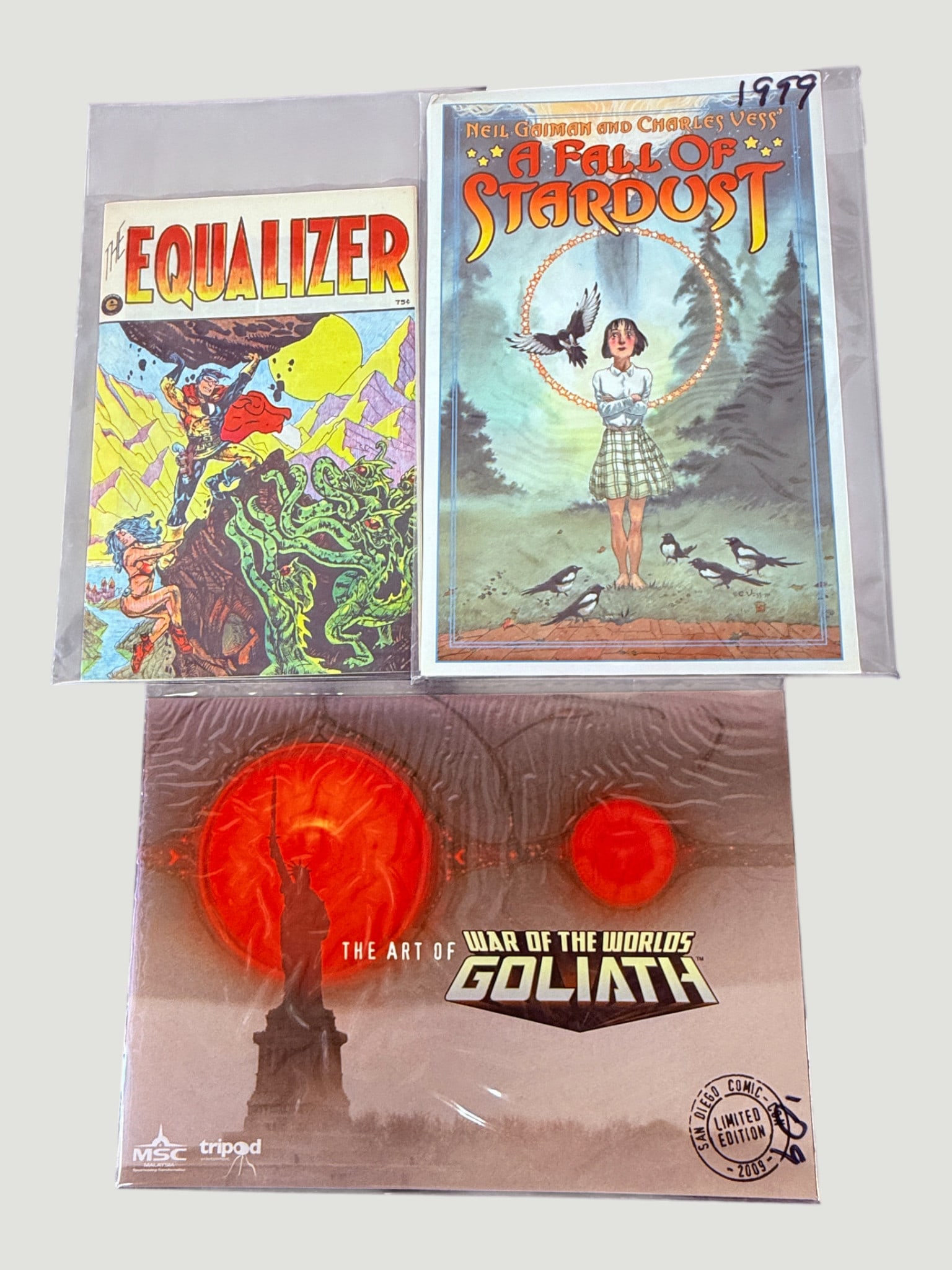 Comic Books & Art Book Lot: Stardust, Equalizer & War of the Worlds Goliath SDCC (1 of 3)