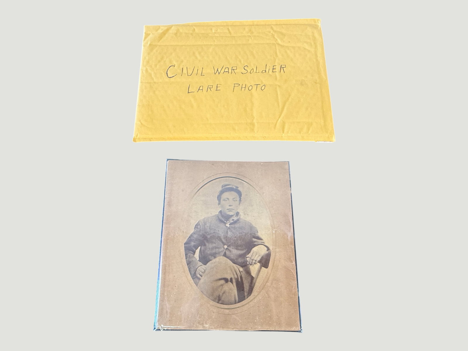 Civil War Union Soldier Large Format CDV / Cabinet Card Portrait Photo (1 of 3)