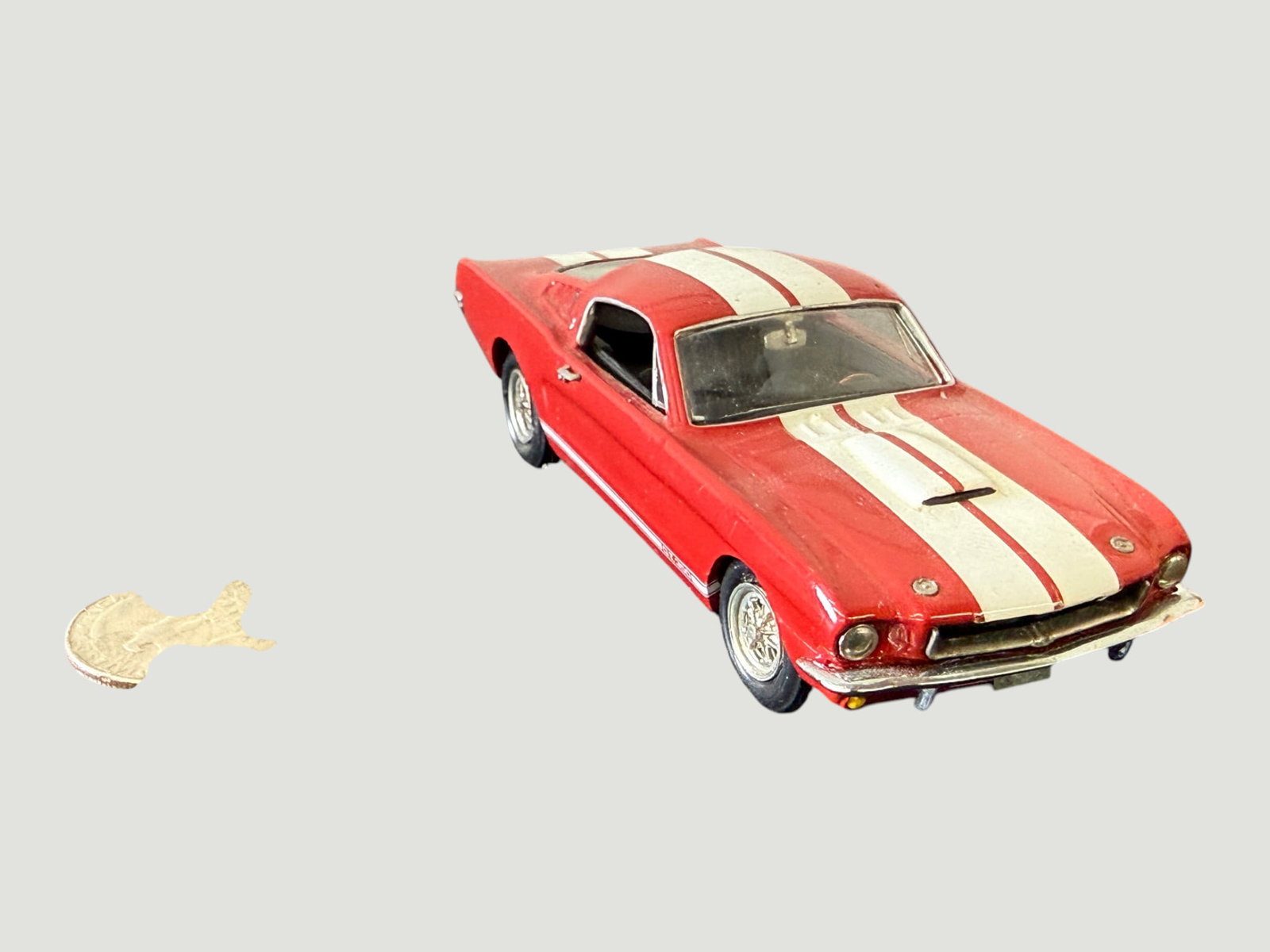 Shelby GT500 Mustang 1:18 Scale Diecast Model Car Red with Racing Stripes (1 of 5)