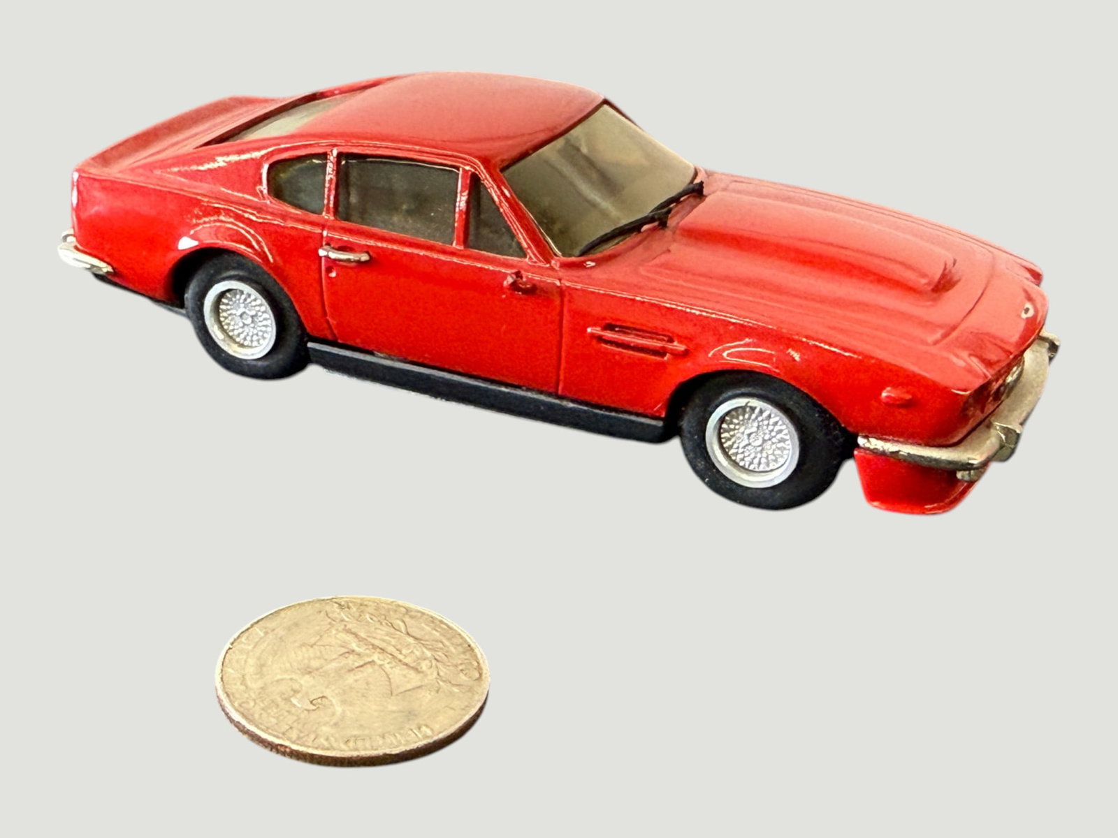 Dinky Toys Aston Martin V8 Diecast Model Car, Red, 1:43 Scale, c.1970s (1 of 5)