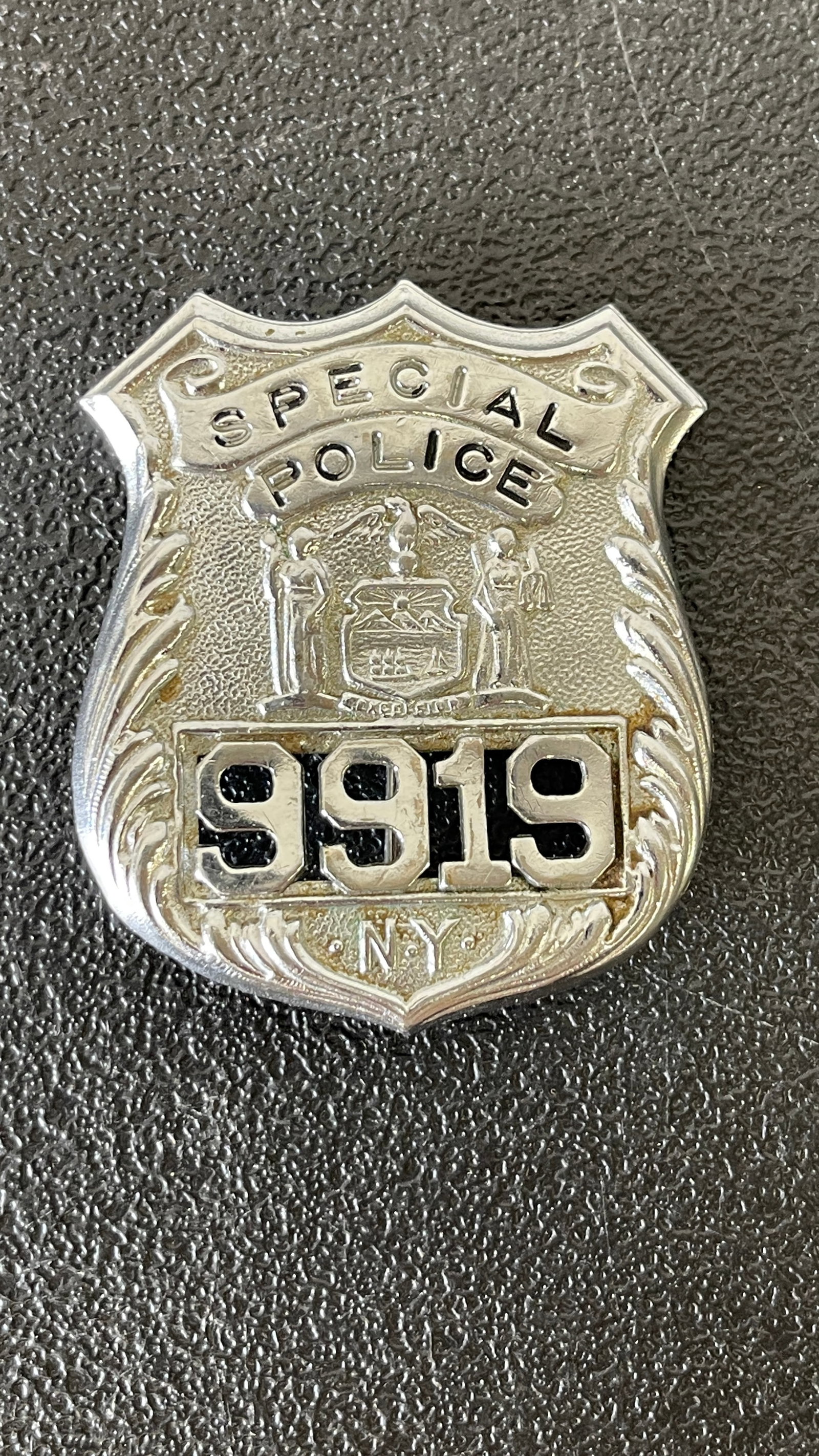 Vintage Obsolete Special Police Badge New York (1 of 4)