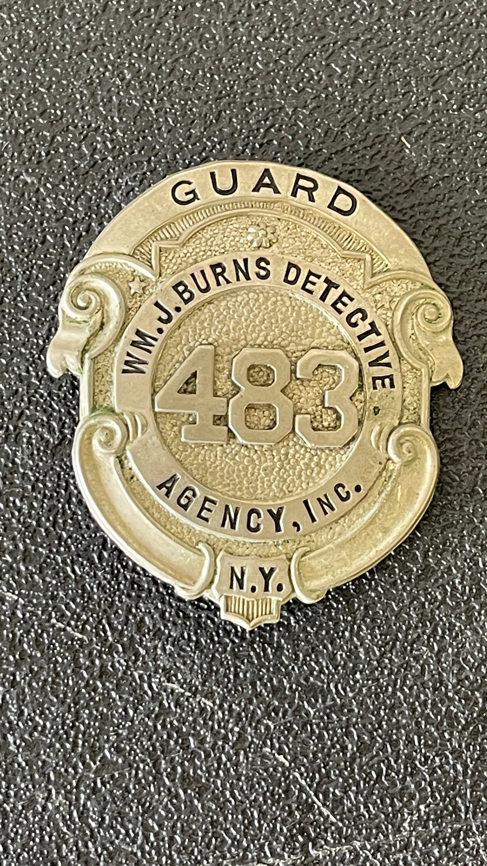 Vintage Obsolete Police Badge WM. J. Burns Detective Agency NYC (1 of 4)