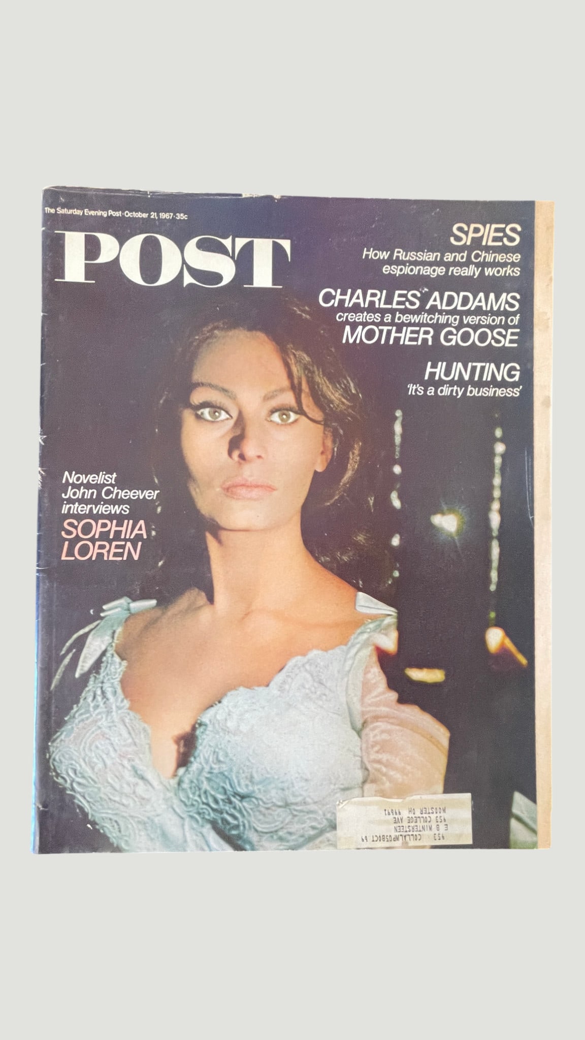 The Saturday Evening Post Magazine, October 21 1967 - Sophia Loren Cover: A vintage issue of The Saturday Evening Post dated October 21, 1967, priced at 35 cents, featuring a striking cover photograph of Italian film icon Sophia Loren, interviewed inside by novelist John Ch