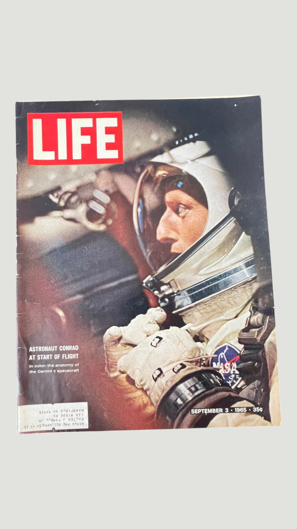 LIFE Magazine September 3, 1965 – Astronaut Conrad Gemini 5 NASA Cover (1 of 3)