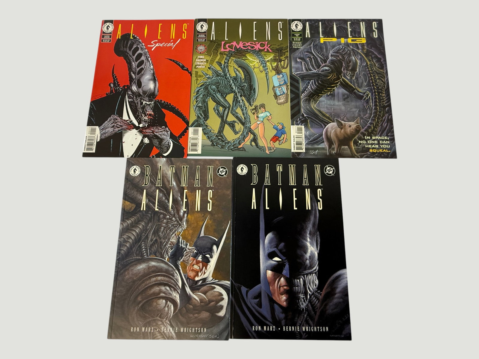 Dark Horse Comics Aliens & Batman/Aliens Collection – 5 Issues inc. Signed: A collection of five Dark Horse Comics Aliens-universe titles comprising: 'Aliens Special' (1997), 'Aliens: Lovesick', 'Aliens: Pig' (featuring the tagline 'In Space, No One Can Hear You Squeal'),
