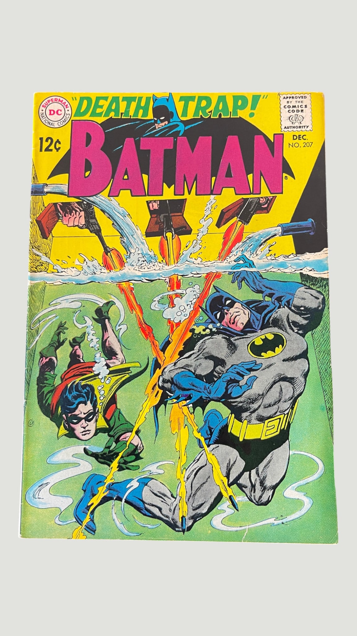Batman #207 DC Comics Dec 1968 'Death Trap!' Silver Age Robin Cover (1 of 3)