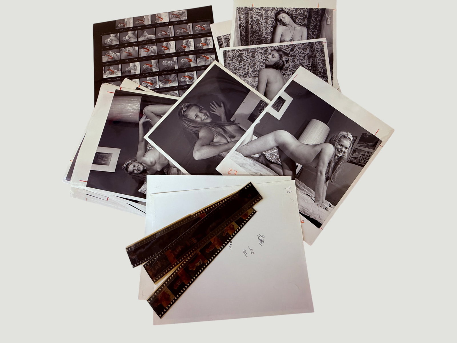 Vintage Pin Up Risque Model Erotic Photo Archive Collection B&W (1 of 1)