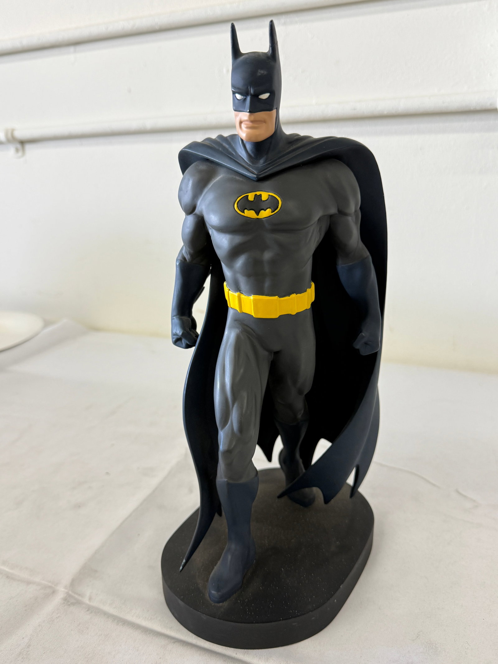 Batman DC Comics Warner Bros Studio Store Exclusive Resin Statue 13in (1 of 5)
