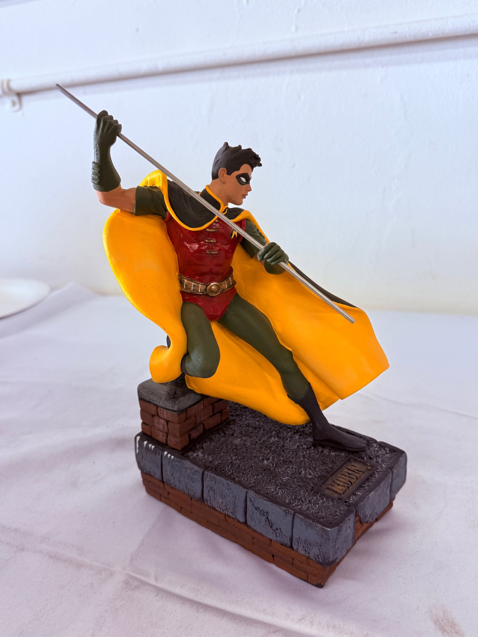 Robin DC Comics Batman Animated Series Limited Edition Statue 1528/3900 (1 of 5)