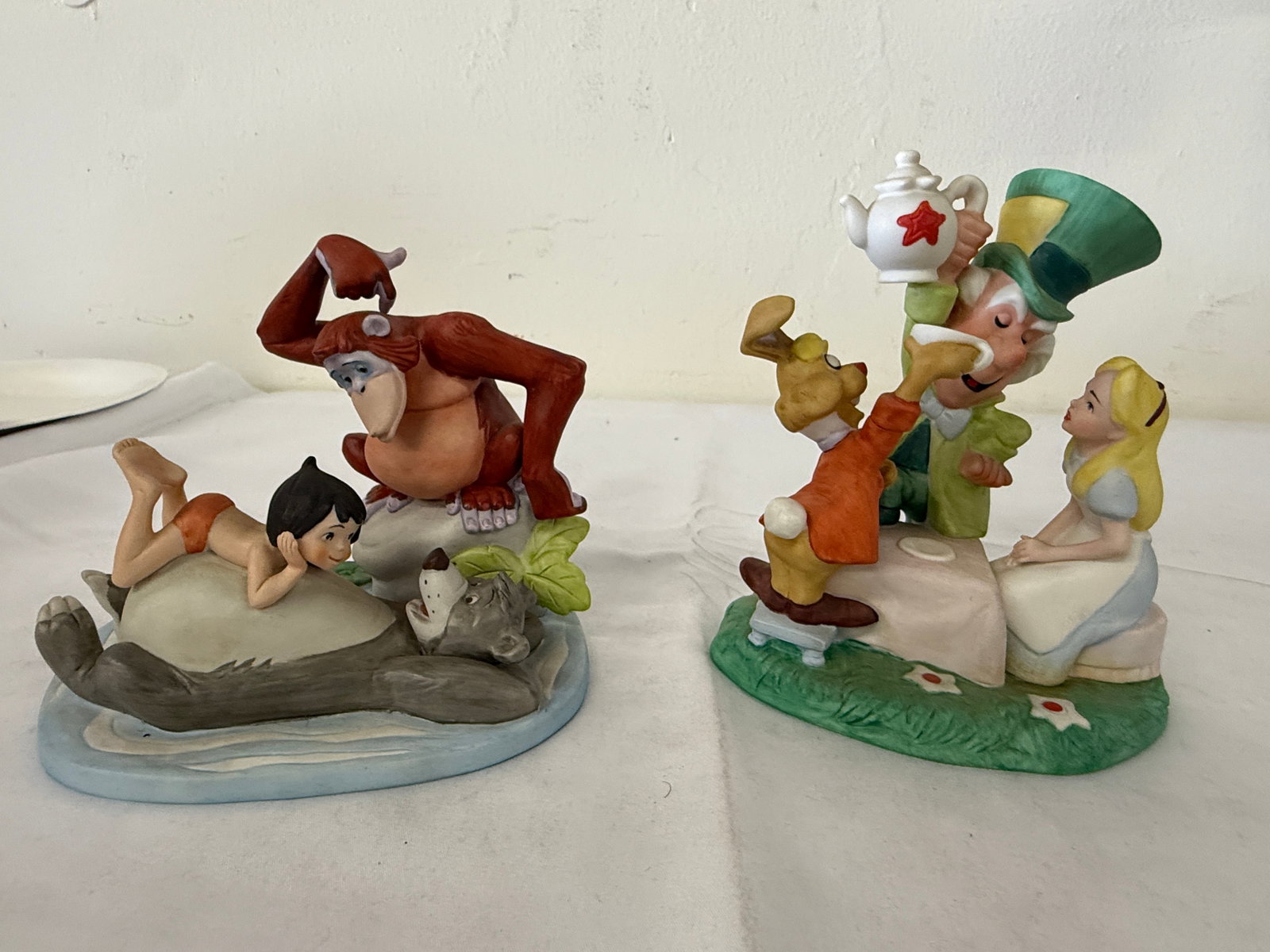 Disney Magic Memories Jungle Book & Alice in Wonderland Ltd Ed Figurines Set of 2 (1 of 4)