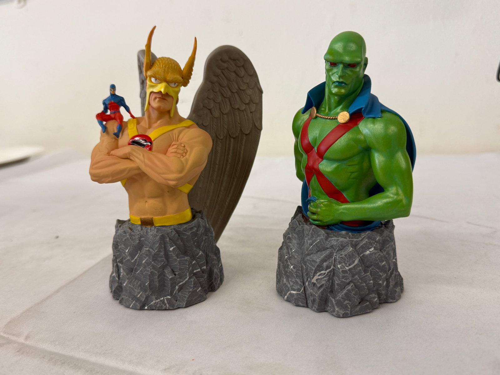 Hawkman & Martian Manhunter DC Comics Mini-Bust Set of 2 Figures (1 of 4)