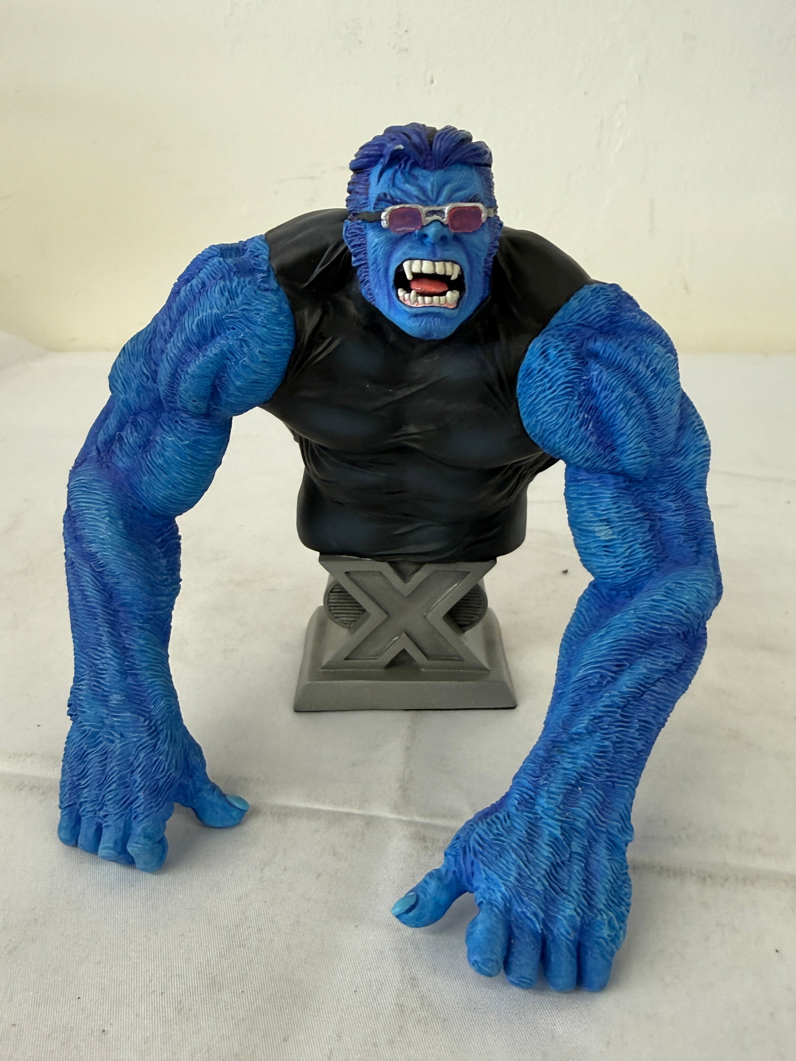 Beast X-Men Marvel Diamond Select Toys Mini Bust Statue 2003 Licensed (1 of 4)