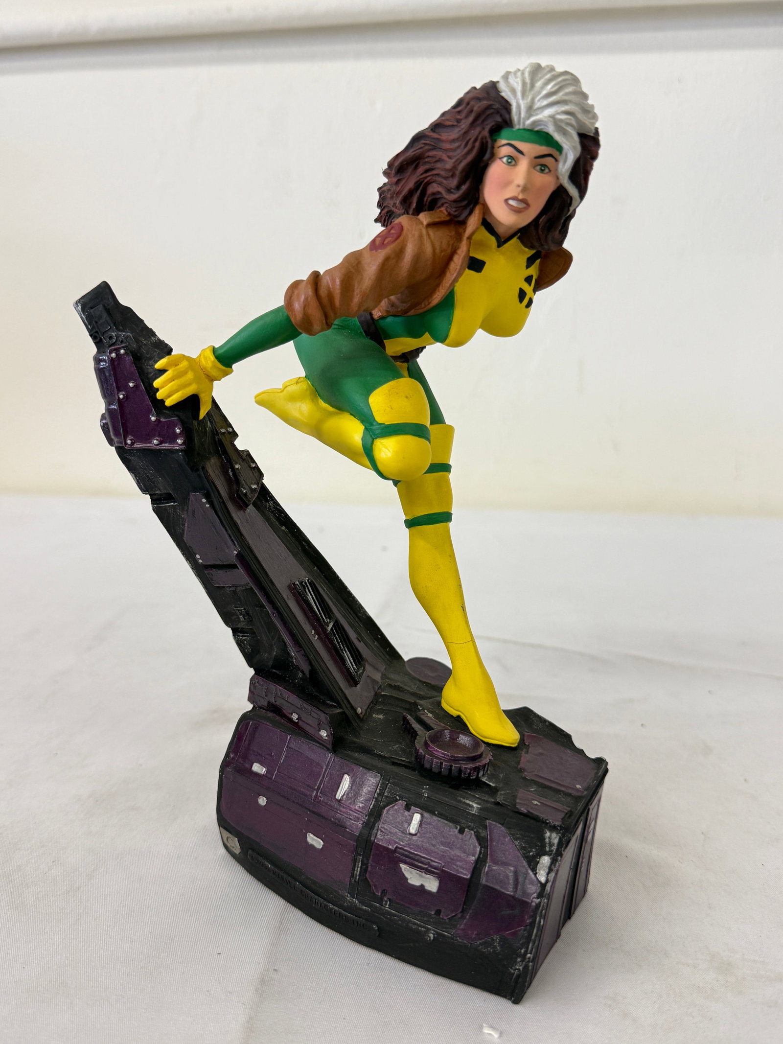 Rogue X-Men Marvel Comics Resin Statue Figure on Sentinel Base 8" Tall (1 of 5)